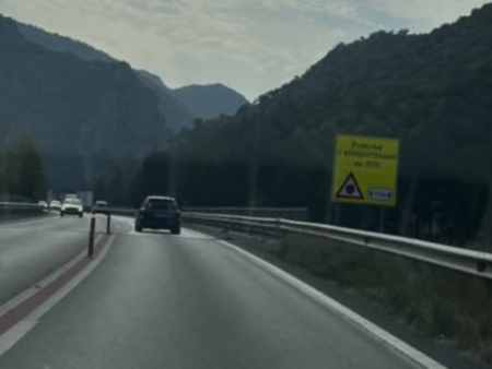 20 коли спукаха гуми за броени часове на натоварен път в страната