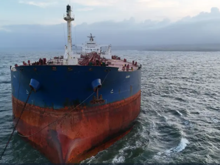 Вертолет "Пантер" ще помогне на моряците от бедстващия танкер "Кайрос"