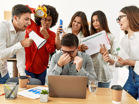 Съпругата на Пламен Бобоков блесна в галерията на Ники Младжов (СНИМКИ)