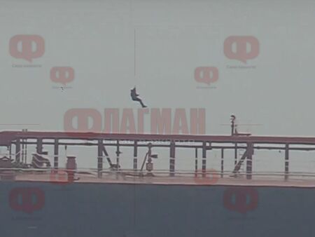 Случаят с блокирания танкер в Черно море преминава в нов