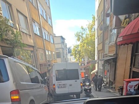 Kак в съседните страни се справят със зоните и таксите за паркиране