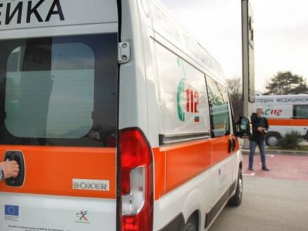 52-годишен мъж загина след удар в дърво на пътя София - Варна