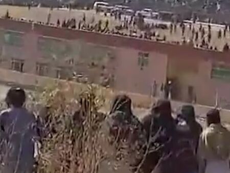 13-годишно момче екзекутира убиеца на близките си пред 80 000 свидетели