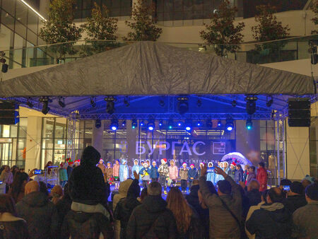 Община Бургас и комплекс Central Park създават ново празнично пространство