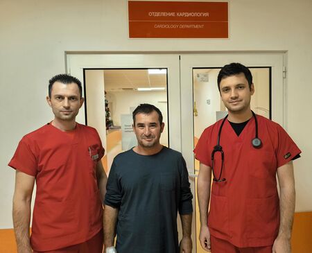 Пациентът вече е изписан в стабилно състояние и се възстановява