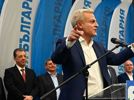 Дясната коалиция предлага дългосрочна финансова стабилност без нови дългове и