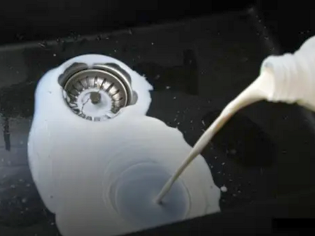 Никога не изливайте млякото в кухненската мивка, голяма грешка е