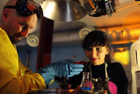 КЗП ограничава игра, имитираща производство на наркотици, за лица под 18 г.