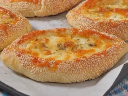 Обожавам турско пиде, а с тази рецепта на местен пекар винаги се получава перфектно