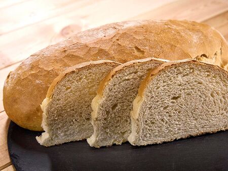 Автентична 140-годишна рецепта за селски хляб с божествено хрупкава коричка