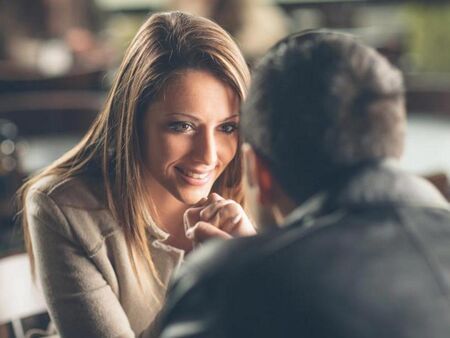 Емоционално интелигентните партньори правят това – без дори да осъзнават