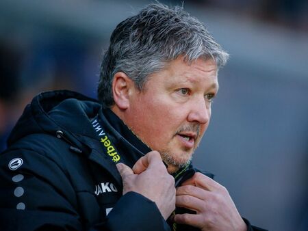 Излезе книгата на Любо Пенев