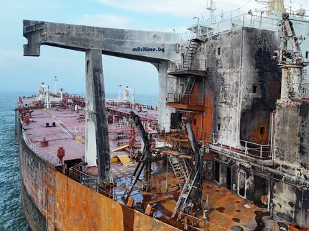 Отлага се операцията по изтеглянето на танкера "Кайрос“