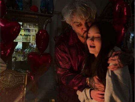 Филип Киркоров обсипа дъщеря си с подаръци