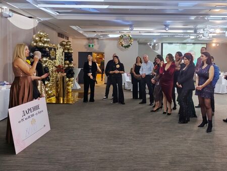 8000 лв. за ЦОП-Бургас събраха брокерите на коледния си бал