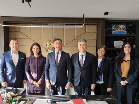 Утре Маргарита Петкова представя премиерно новата си книга „Тъй рече Виктор“ в Бургас