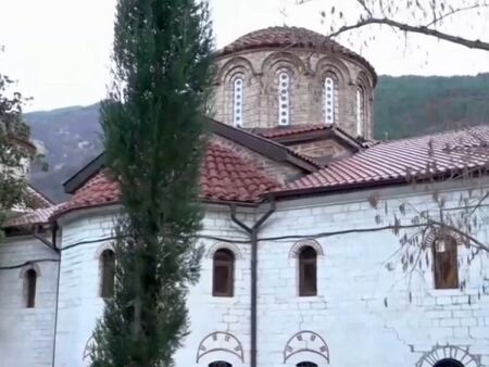 Измамници обещават изцеление от диабет в Бачковския манастир, 30 души са подмамени