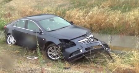 Украинец загина след удар в мантинела и пропадане в канавка на магистралата