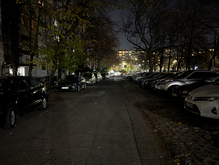 Уличното осветление в бургаския жк "Зорница" е така оскъдно, че на места е тъмно като в рог