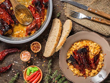 Ароматни, крехки чушки с плътен и домашен вкус за Бъдни вечер