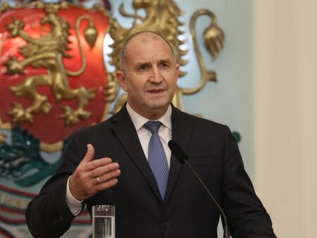 Консултациите при президента продължават утре с „Възраждане“ и ДПС-Ново начало