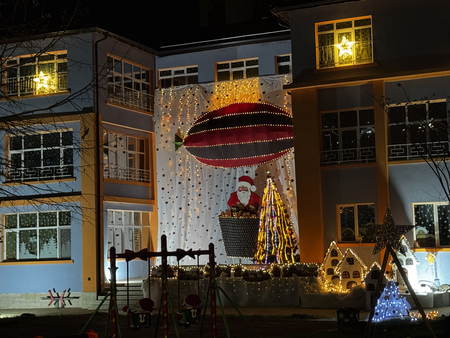 35 детски градини се включиха в конкурса „Да украсим Бургас“, "Вълшебство" води в класацията