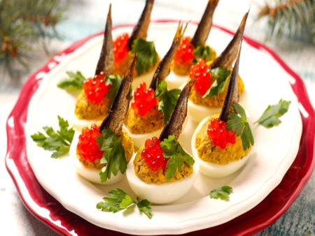 Елегантно мезе с яйца, хайвер и шпроти за празничната трапеза