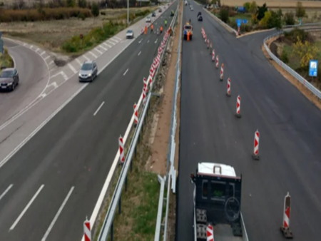 Ограничения и ремонти по пътищата в страната: особено внимание за водачите в Бургаска област