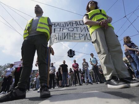 Студентите в Сърбия се готвят за предсрочни избори след месеци на масови протести