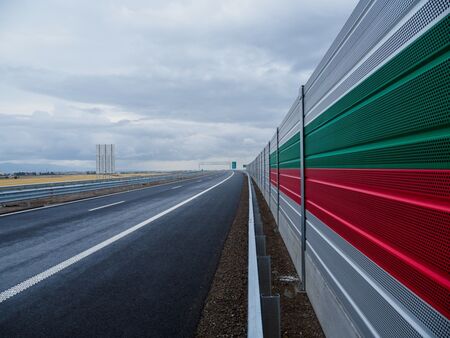 Гъсти мъгли, заледени пътища и ограничения по магистралите в навечерието на празниците