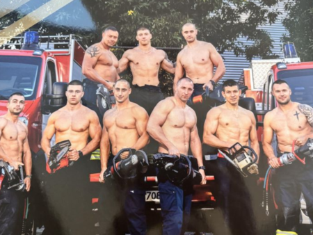 Варненски пожарникари са моделите в благотворителния календар „Герои в сянка“