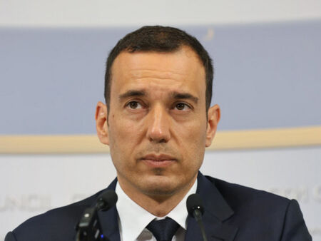 Терзиев даде заден за боклука и прие две скъпи оферти