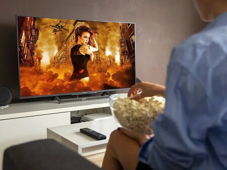 Знаете ли, че вашият умен телевизор има вградена камера и може би ви наблюдават