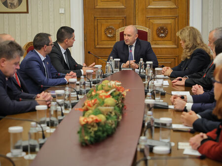 Радев: Работната атмосфера в парламента се влошава с всеки изминал ден