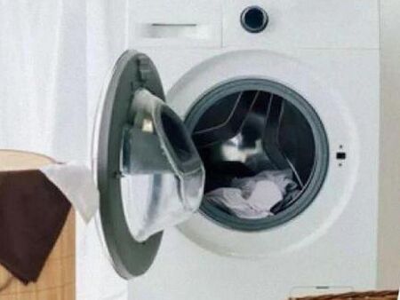 Отварянето на вратата на пералнята широко след пране е голяма грешка
