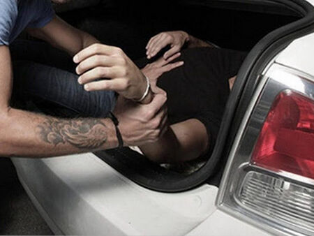 Касае за мащабна схема за незаконно превеждане на мигранти през