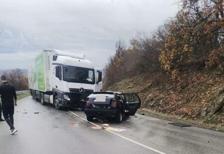 Бургаски полицай спаси дете от смачкан автомобил след тежката катастрофа край Мокрен