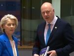 Росен Желязков подари комплект български евромонети на председател на Европейската комисия Урсула фон дер Лайен и изрази готовност да съдейства за приемане на спорното предложение