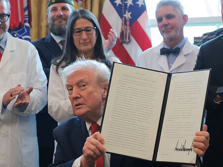 Тръмп променя класификацията на марихуаната - какво означава това?