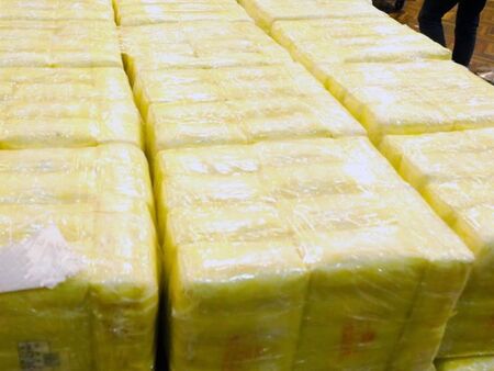 Намериха над 160 кг хероин в тир с храни, пътуващ за България