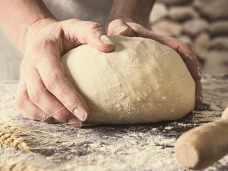 Разкрита е тайната съставка, която прави питката за Бъдни вечер пухкава и мека