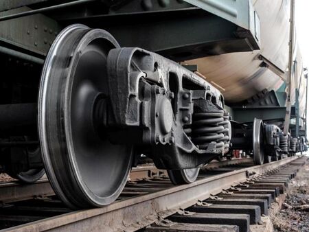 Седем слона загинаха, блъснати от пътнически влак в Индия