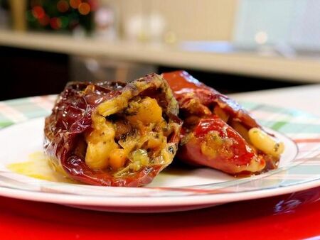 Тайната на баба за Бъдни вечер за най-сочните постни чушки