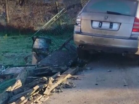 Пиян шофьор се вряза в оградата на селска къща