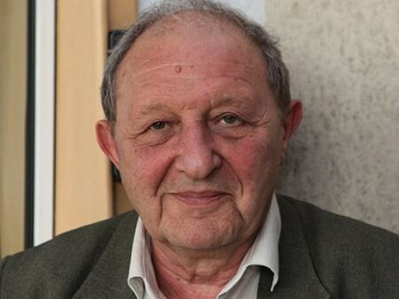 Почина емблемата на българското акушерство