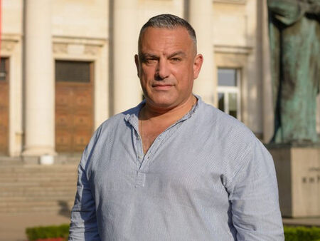 Юксел Кадриев наистина е влюбен като ученик