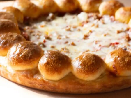 Леля Стефка ми даде тази рецепта за пълнена пита "Хайдушки калпак", страхотна е