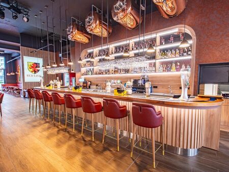 Кухнята е градска и директна бургери такос тортили сочни ребра