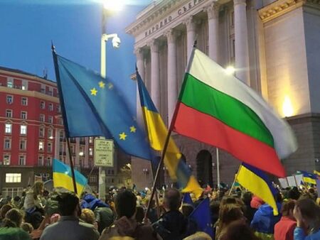 Правителството одобри финансова подкрепа за Украйна по плана на Европа