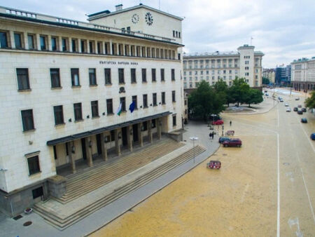 БНБ посочи: Домакинствата държат в банките депозити за над 100 млрд. лева